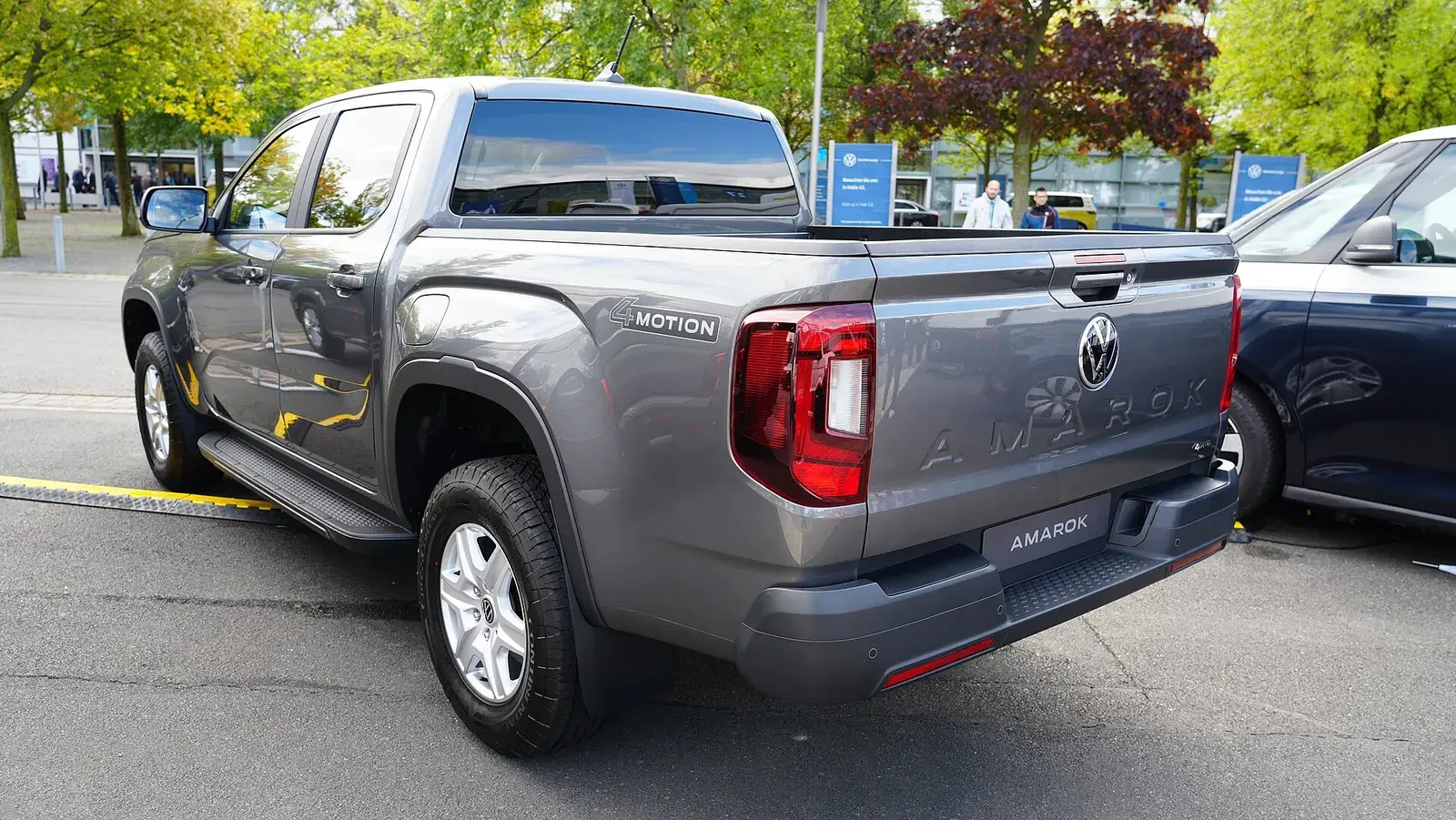 Toyota Hilux 2023 — foto 2
